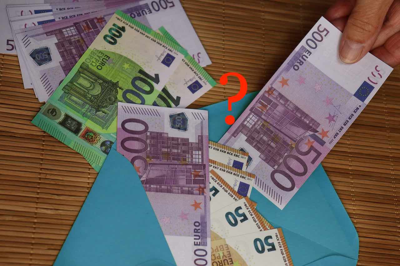 Ecco “il trucco delle buste” per mettere da parte 5050 euro in un